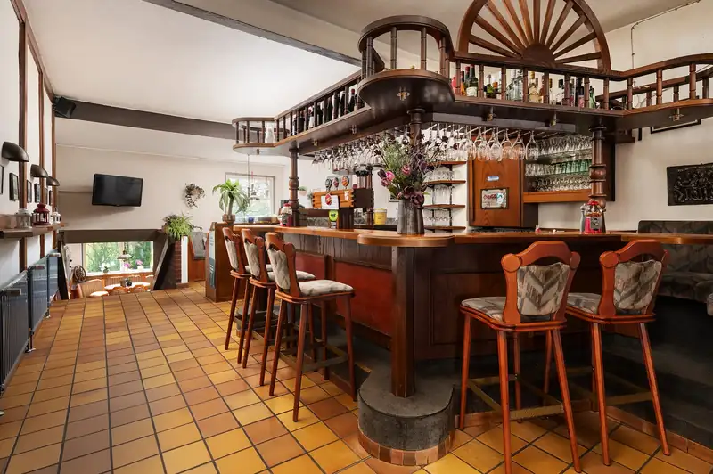 Die Bar neben der Kegelbahn